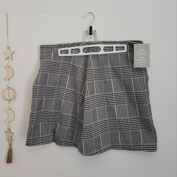 H&M Jersey Mini Skirt Black Plaid - Picture 2 of 6
